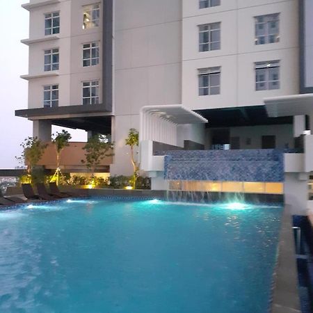 Bess Mansion Apartment, 16Th Floor Surabaya Exterior photo