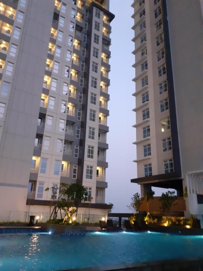 Bess Mansion Apartment, 16Th Floor Surabaya Exterior photo